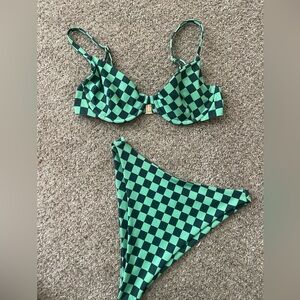 Skatie bakini set in size Medium in print Kokomo Claire top and Kelly bottoms